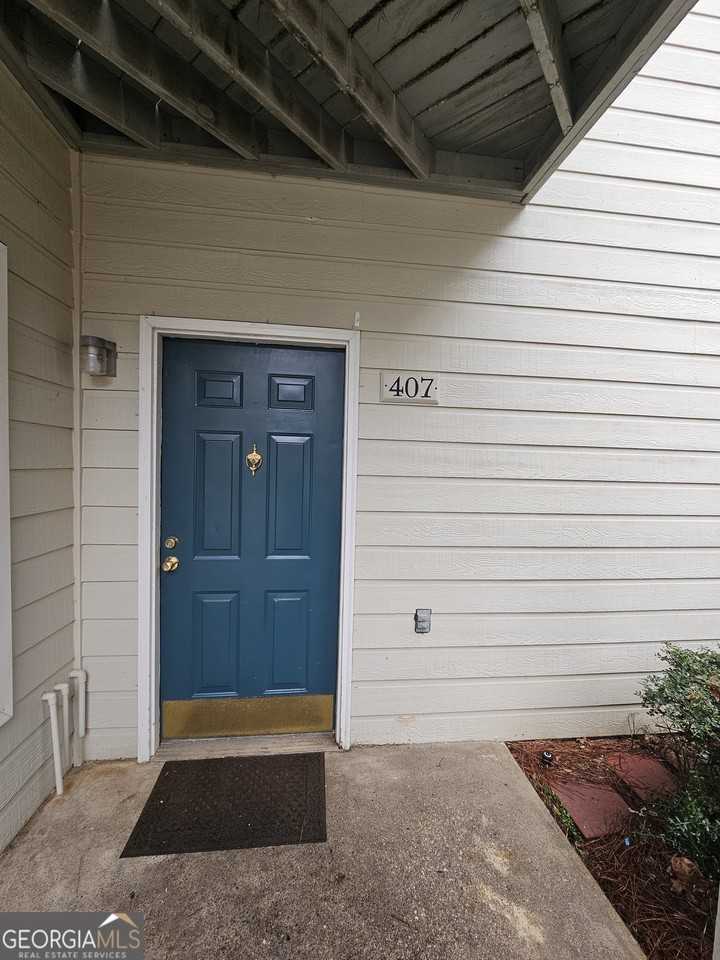 407 Peachtree Club Dr - Photo 2 of 21