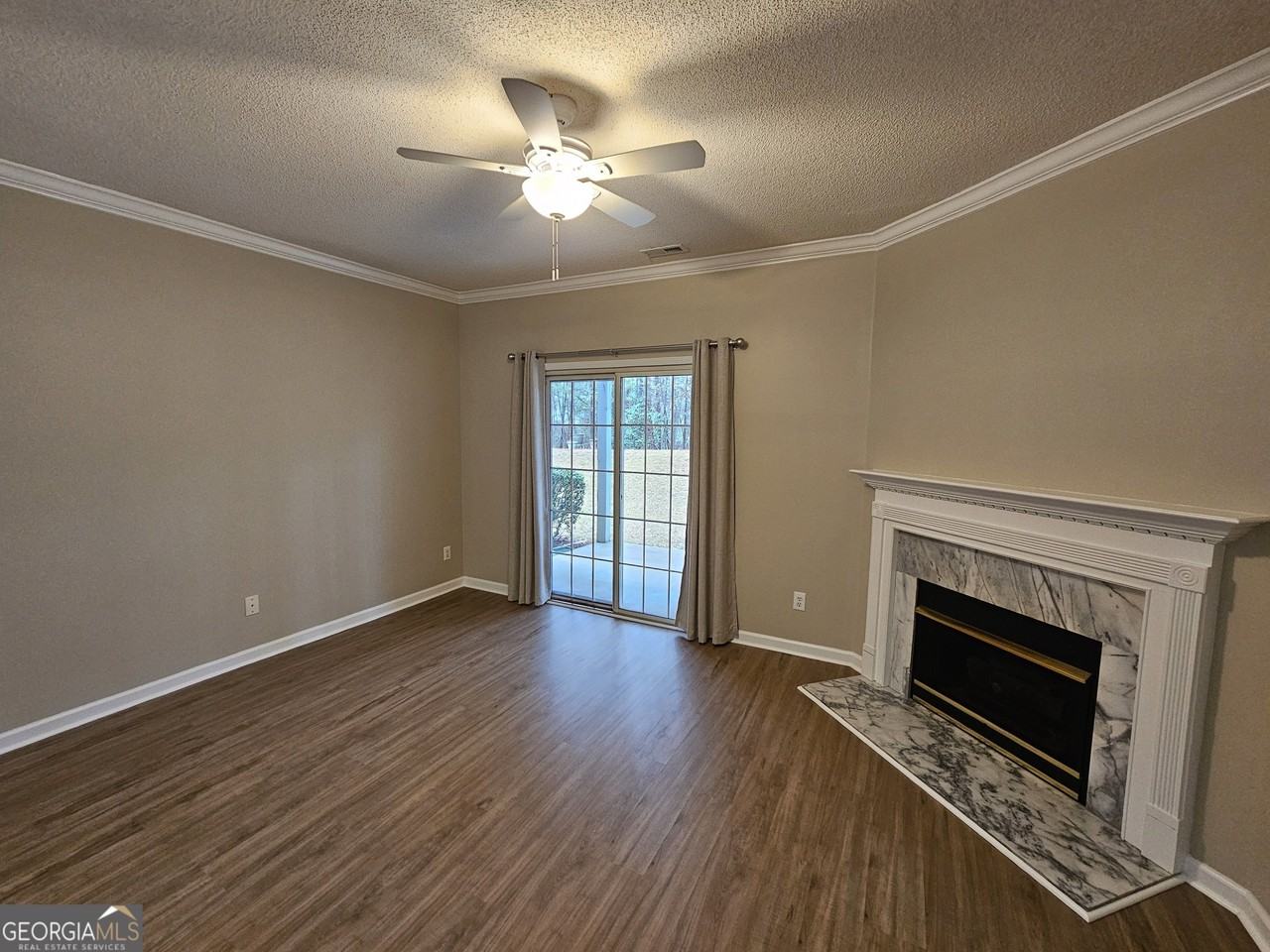 407 Peachtree Club Dr - Photo 4 of 21