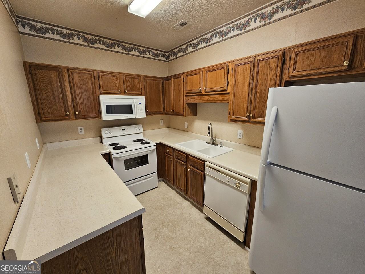 407 Peachtree Club Dr - Photo 5 of 21