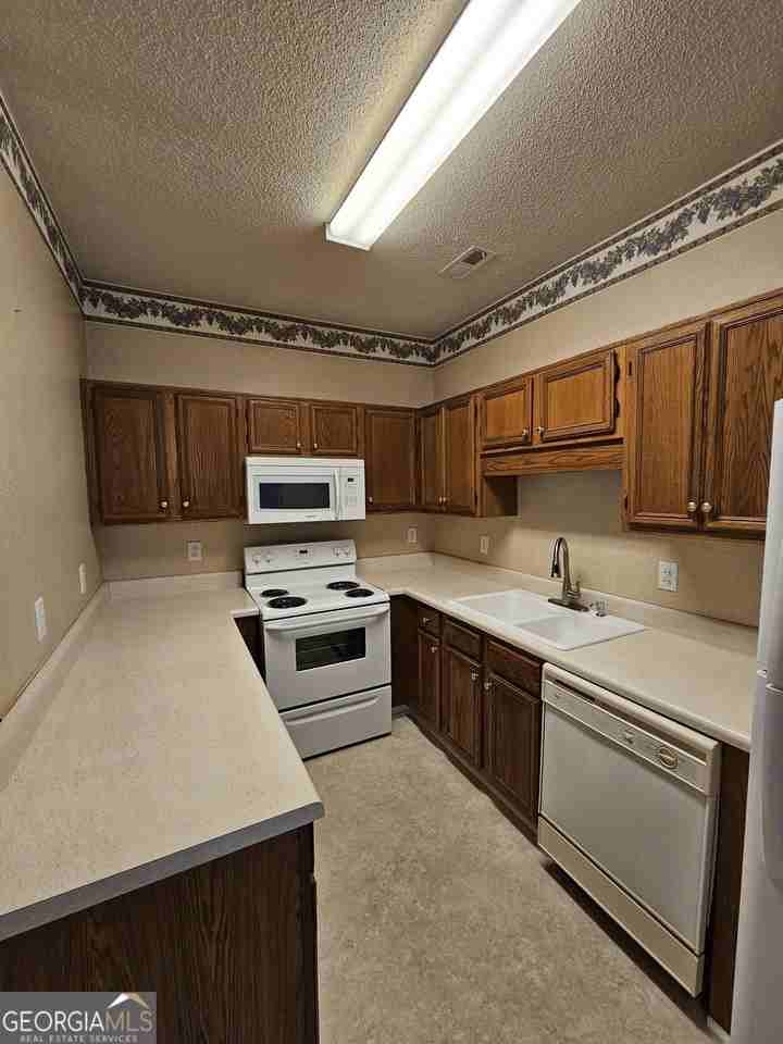 407 Peachtree Club Dr - Photo 6 of 21