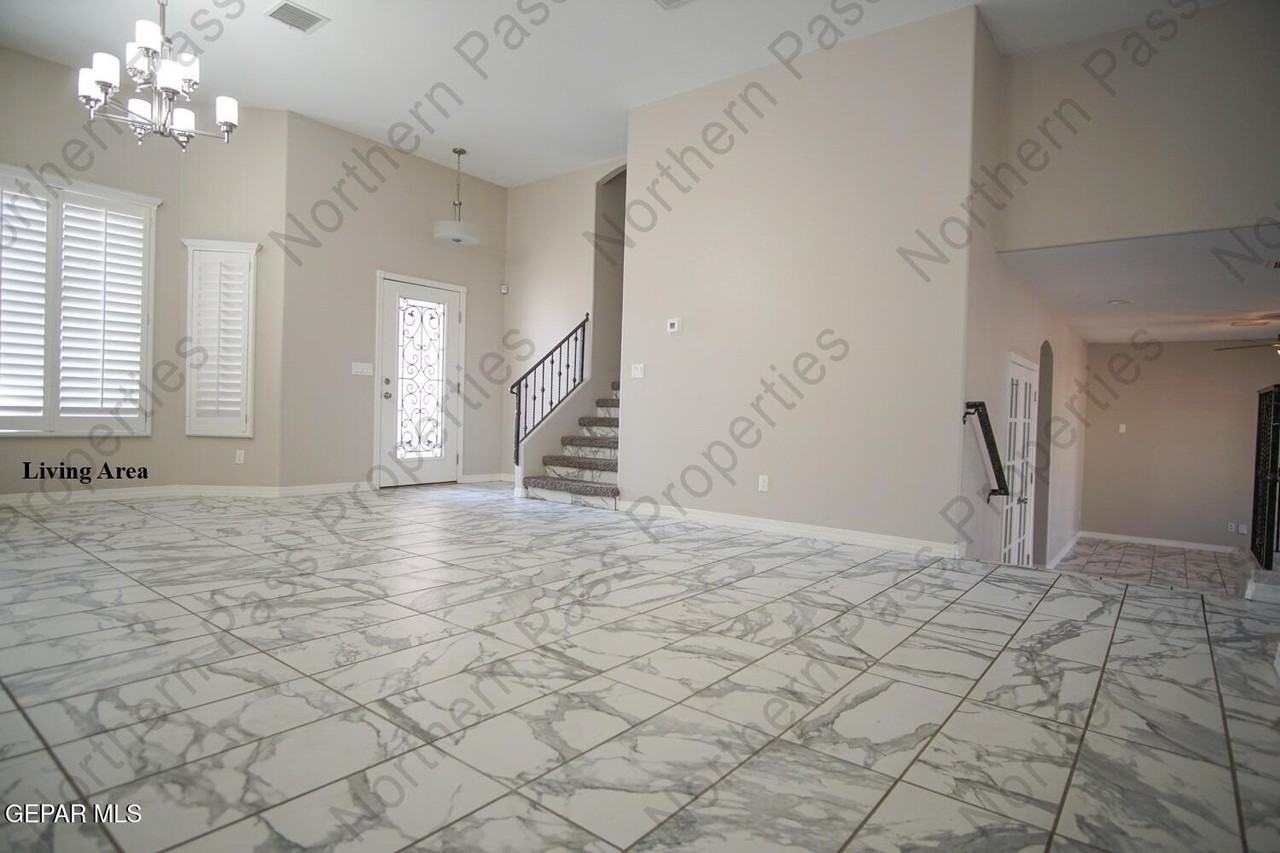 12587 Barbaro Way - Photo 4 of 32