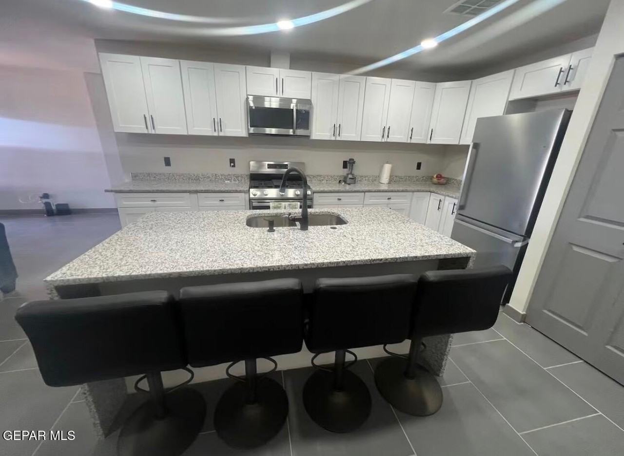 6902 Angora Loop St S - Photo 4 of 9