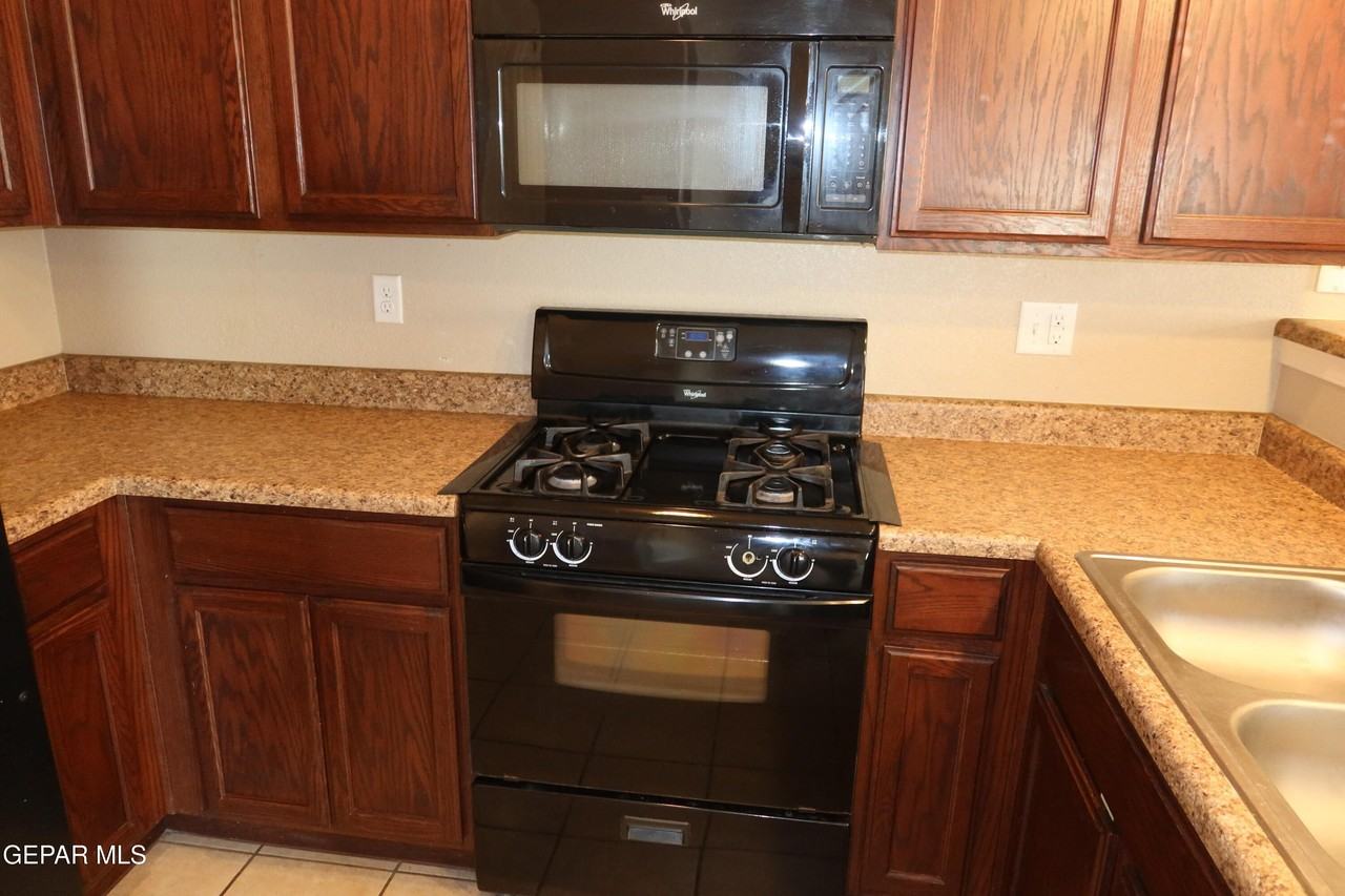 14217 Otter Point Dr - Photo 6 of 21