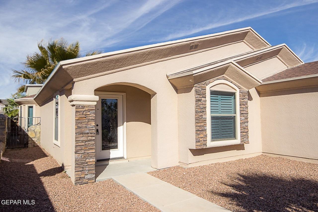 13177 Shady Trail Ct - Photo 2 of 28