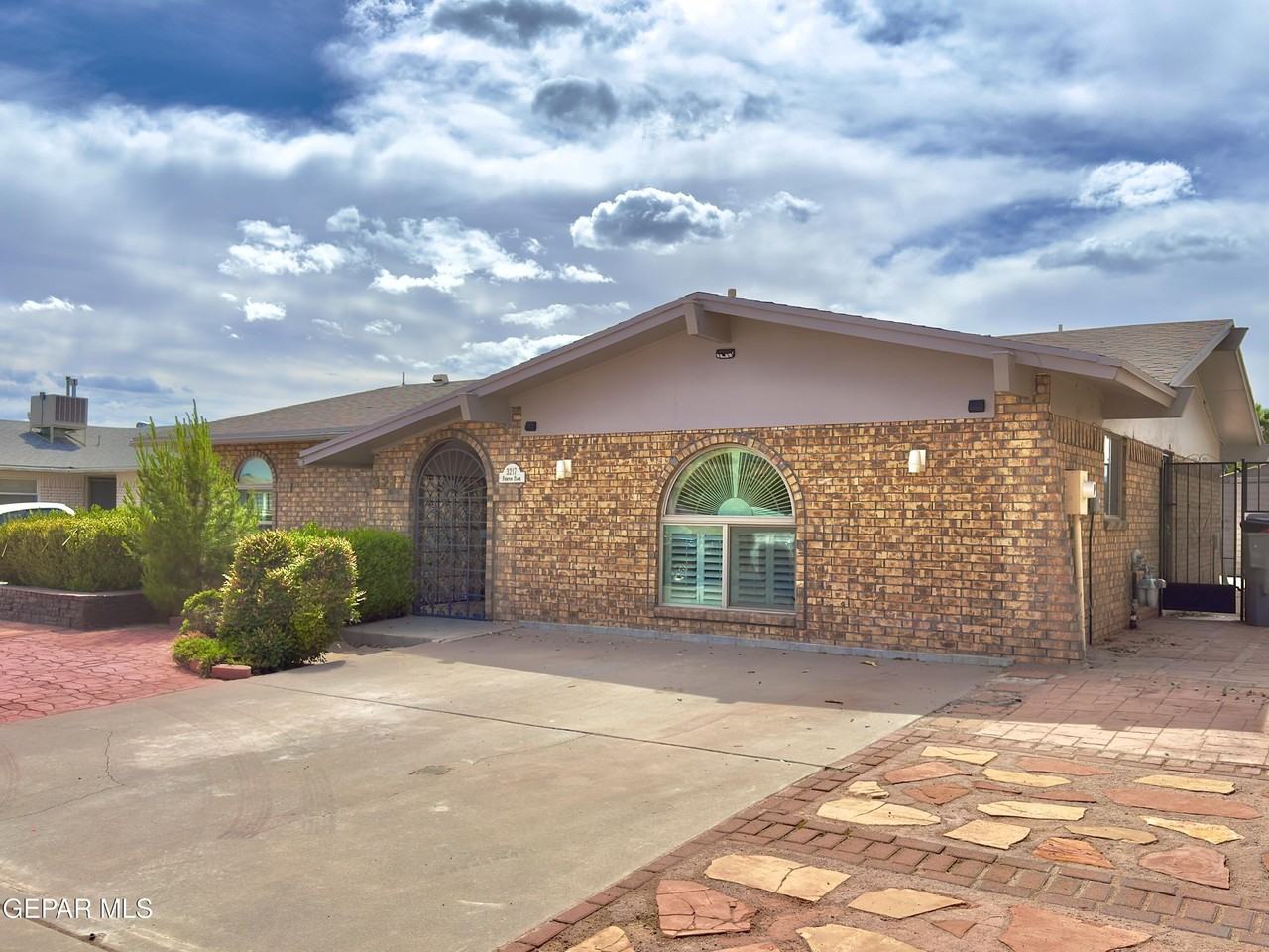 3217 Funston Pl - Photo 3 of 25