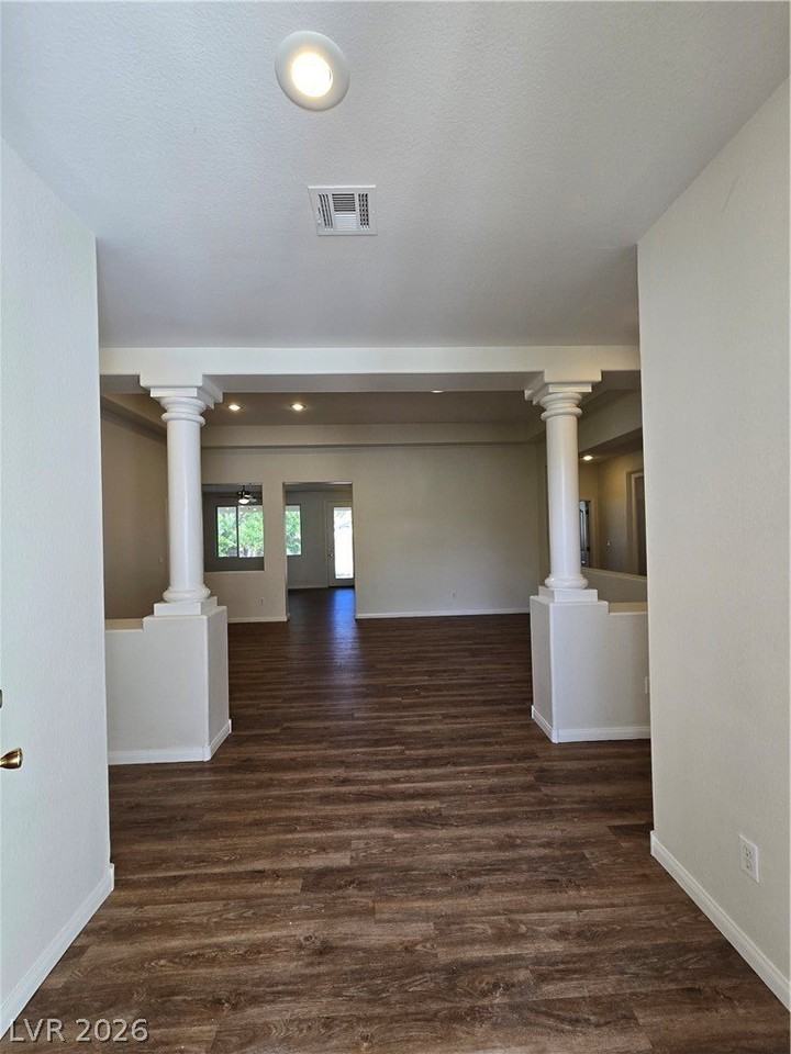 10232 Clark Wooldridge Ct - Photo 4 of 50