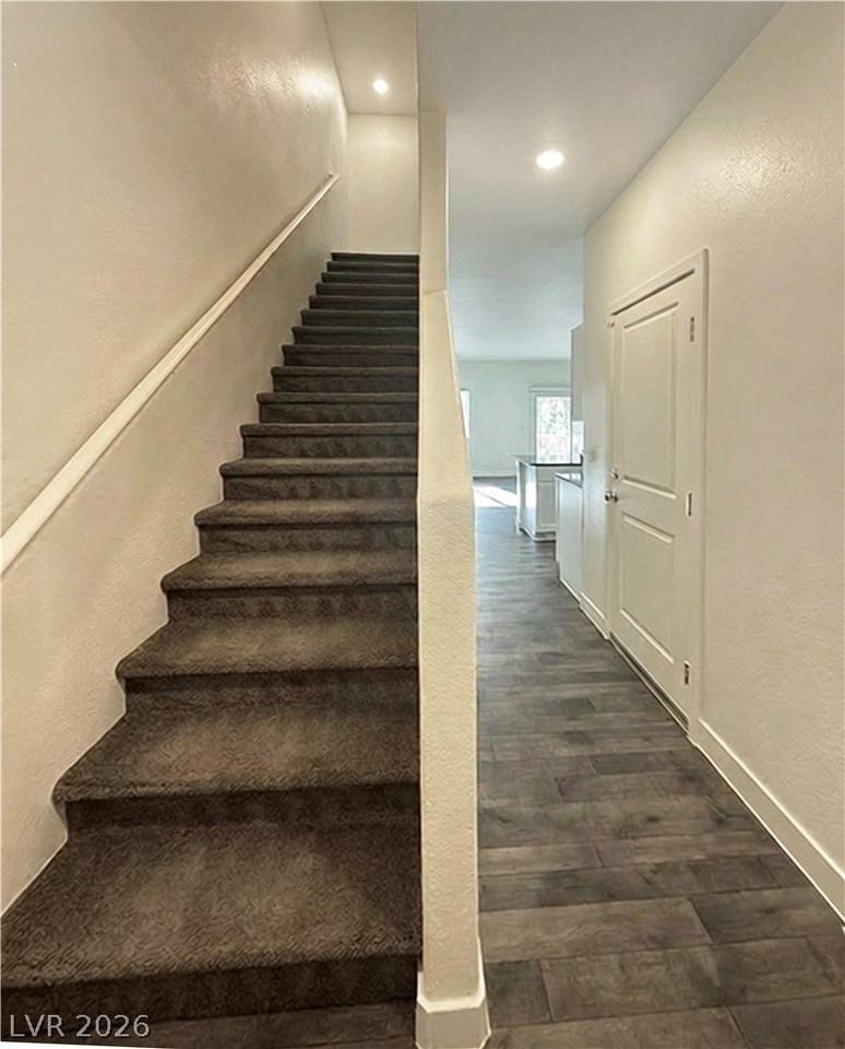 12741 Epperly St - Photo 3 of 35