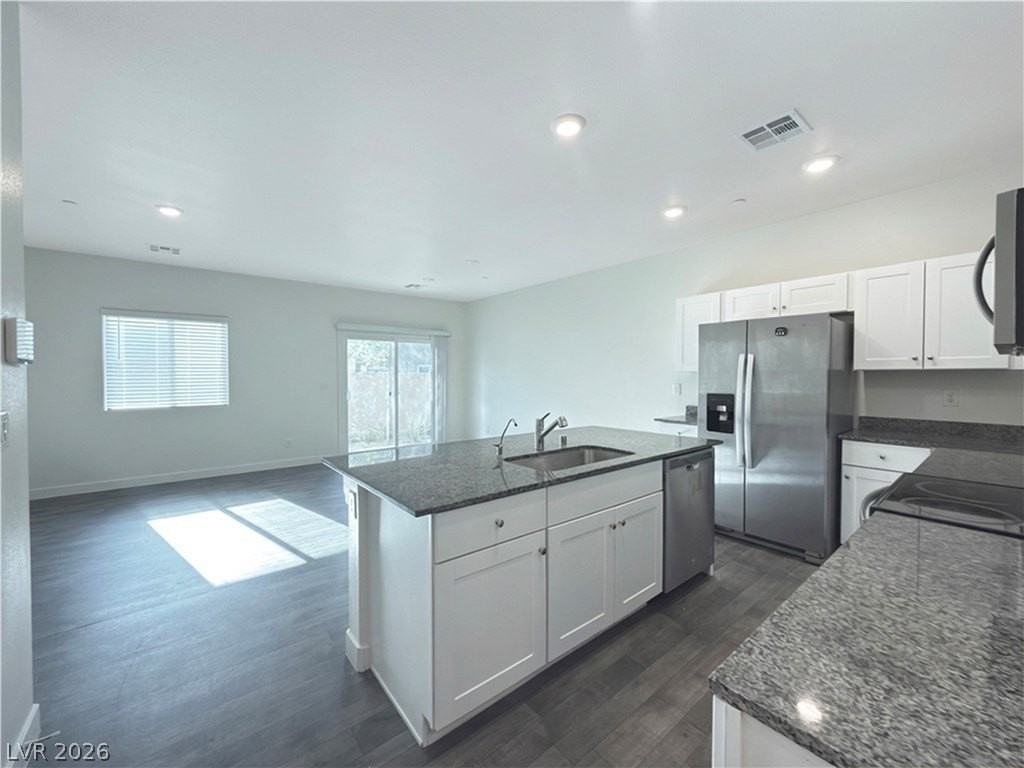 12741 Epperly St - Photo 4 of 35