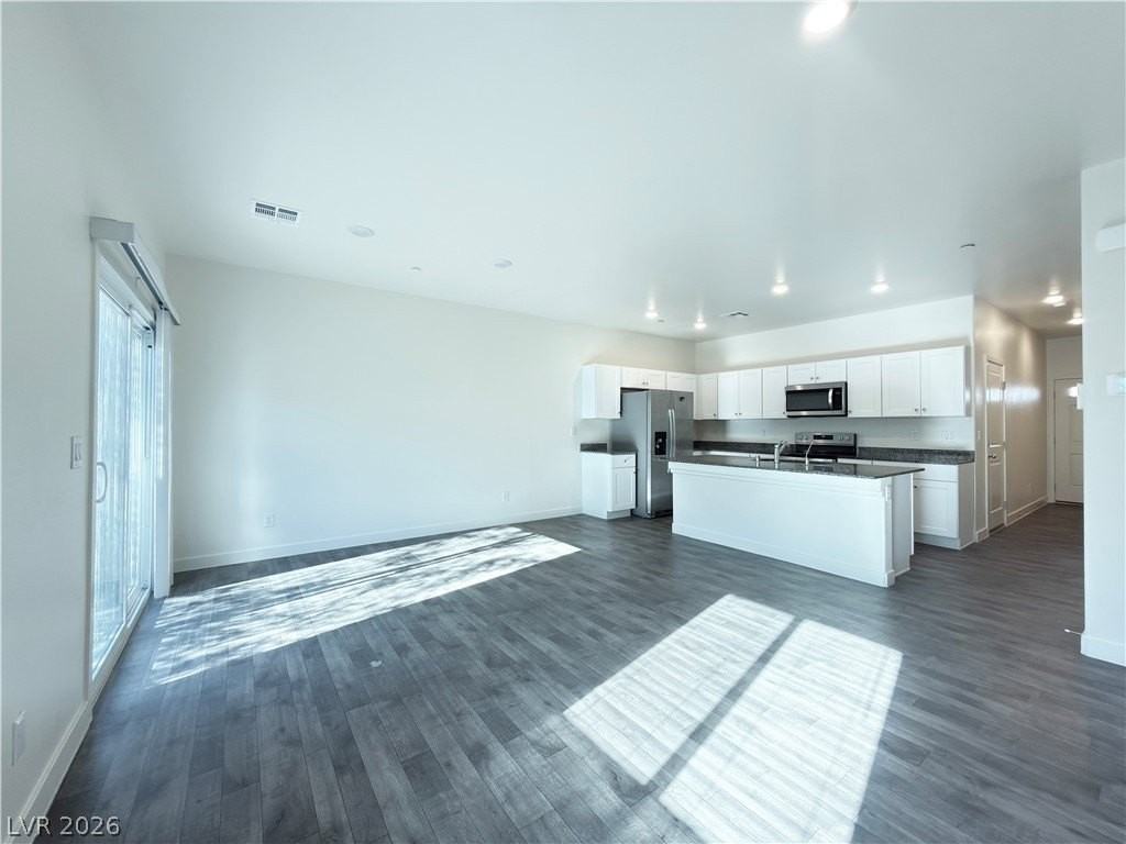 12741 Epperly St - Photo 6 of 35