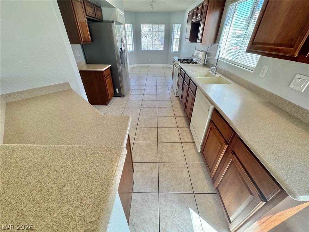 2767 Alderly Ridge Ave - Photo 2 of 36