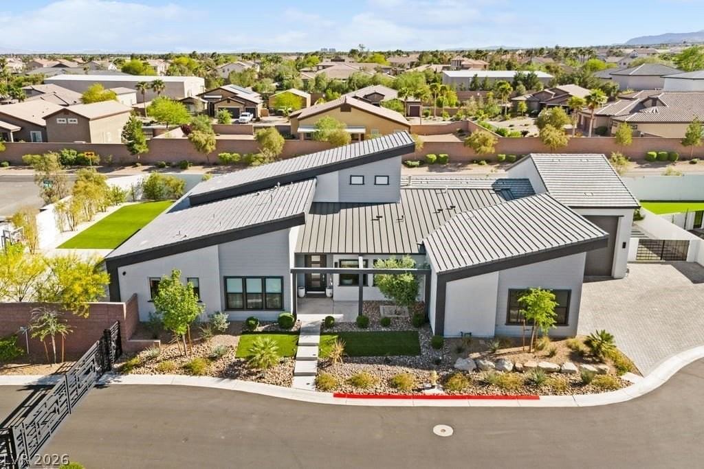 4315 N Dapple Gray Rd - Photo 3 of 50