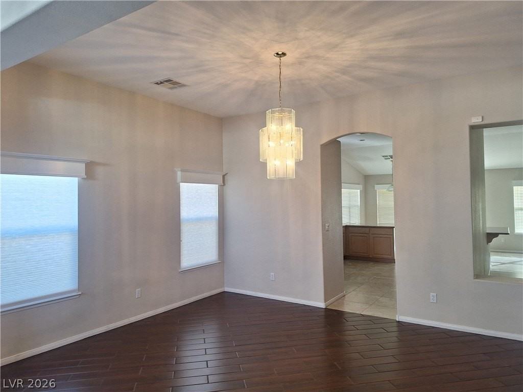 9731 Drayton Ave - Photo 3 of 17