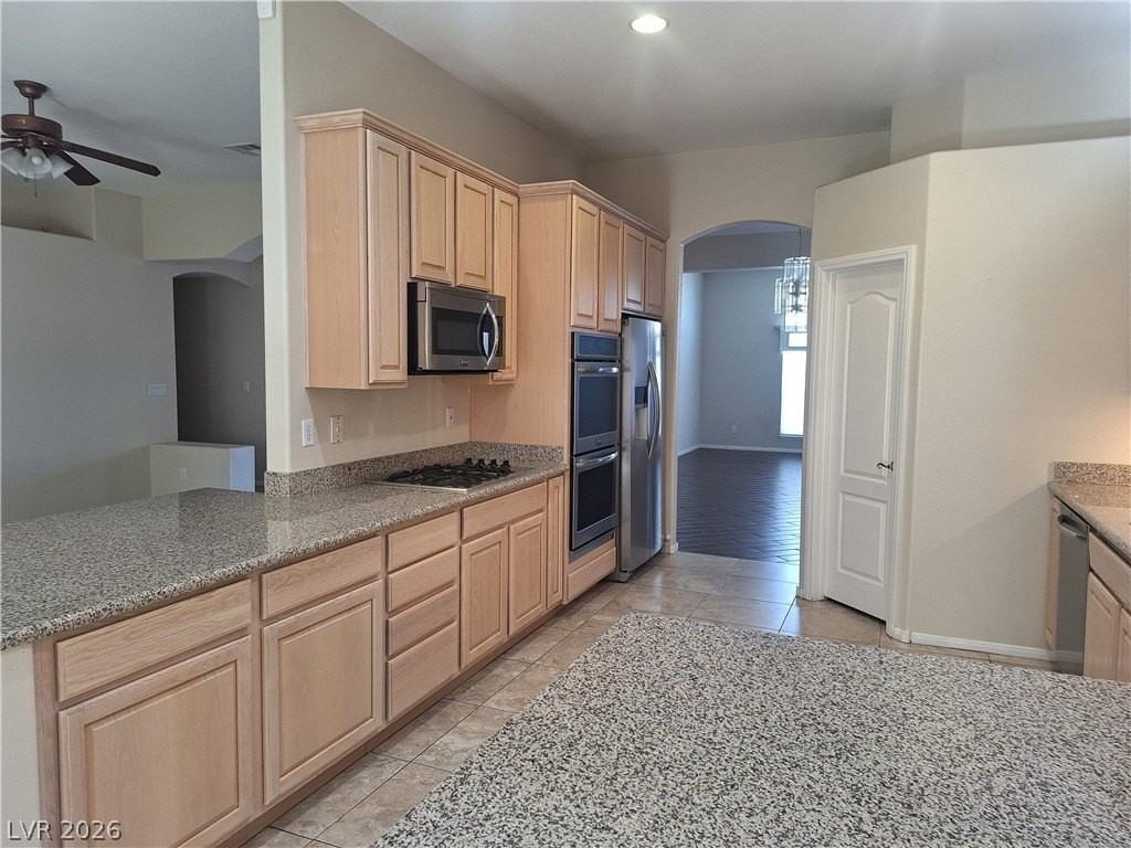 9731 Drayton Ave - Photo 4 of 17