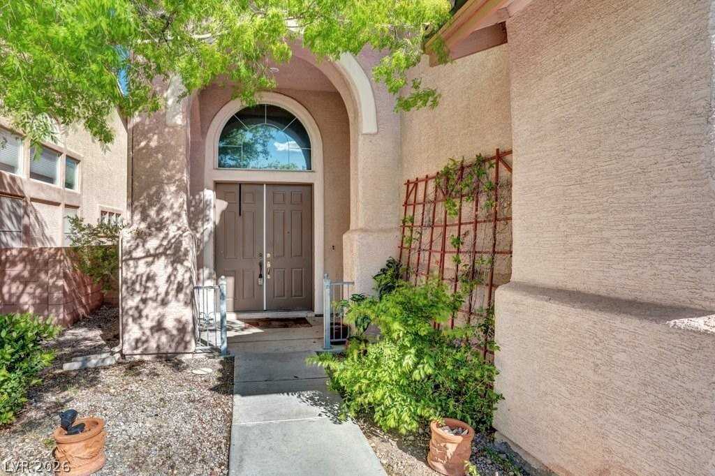 612 Silver Grove St - Photo 4 of 39