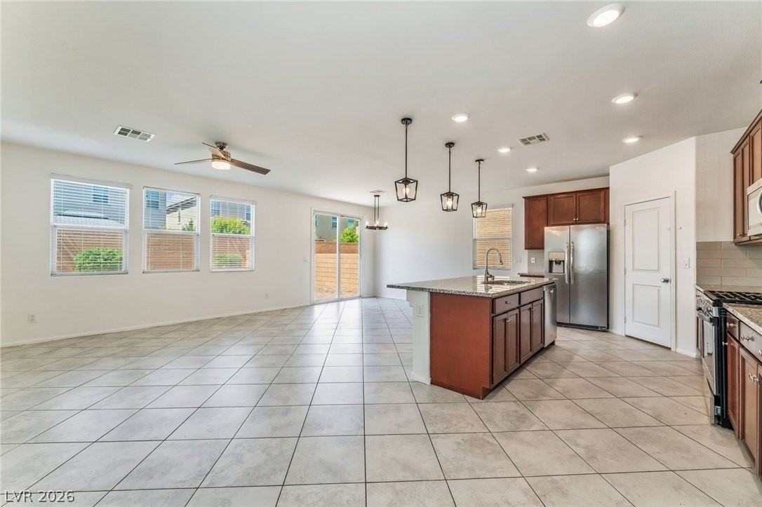 5371 Boschetto St - Photo 6 of 43