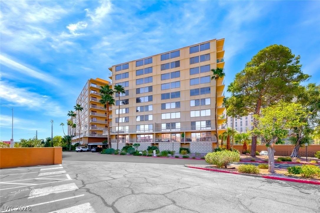 205 E Harmon Ave #405