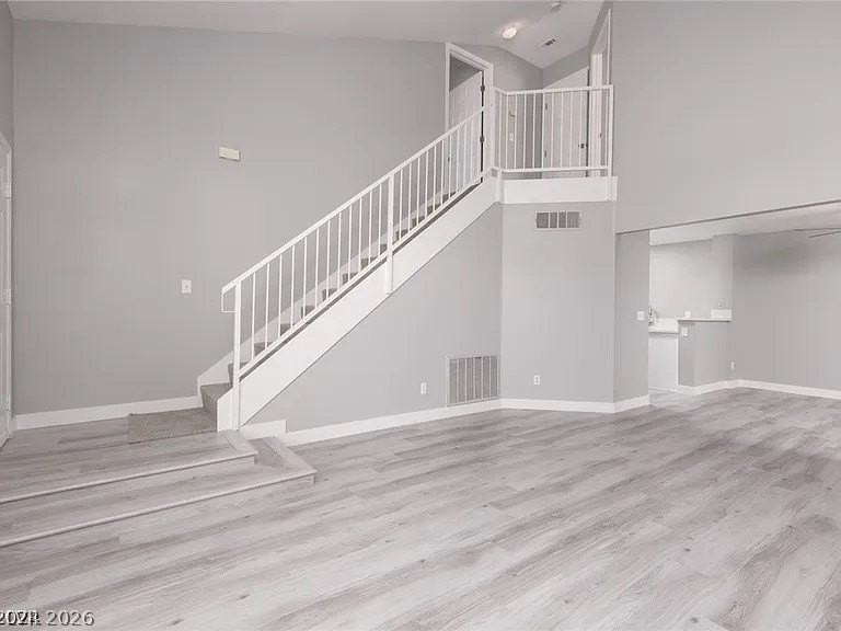 8437 Majestic View Ave - Photo 4 of 22