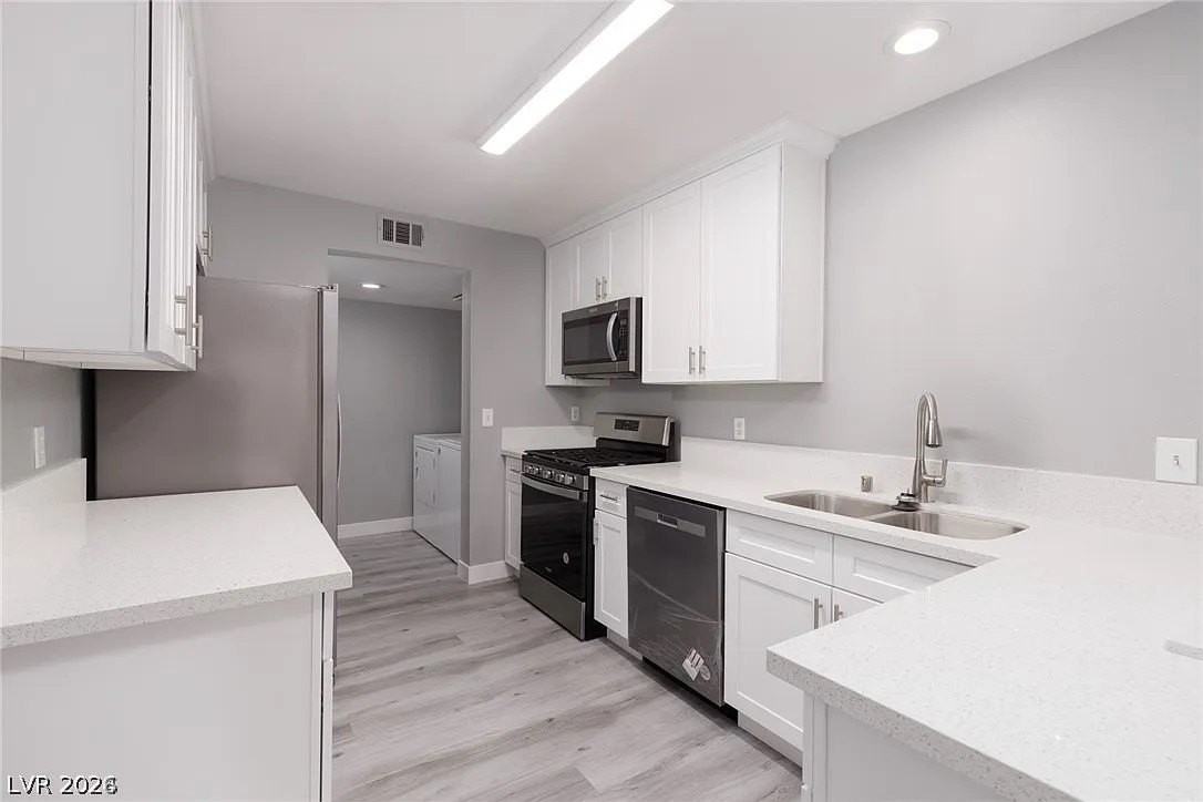 8437 Majestic View Ave - Photo 7 of 22