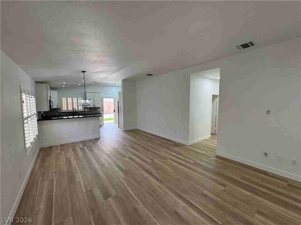 2107 High Mesa Dr - Photo 5 of 43