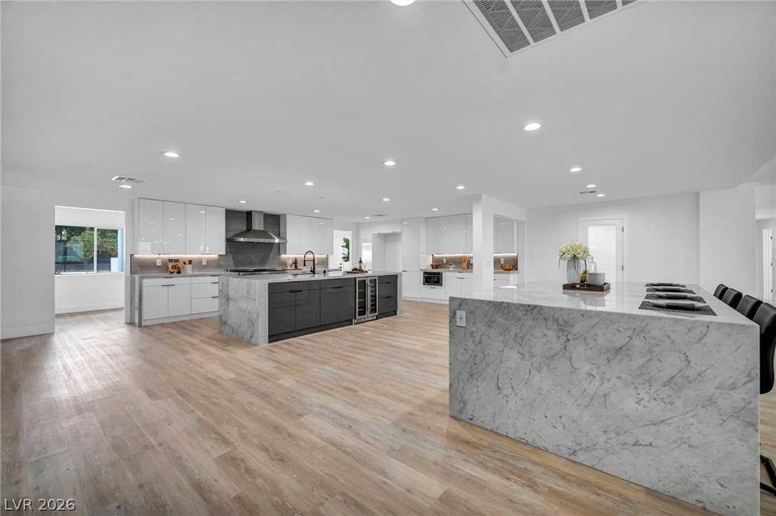 3630 Tobias Ln - Photo 5 of 35