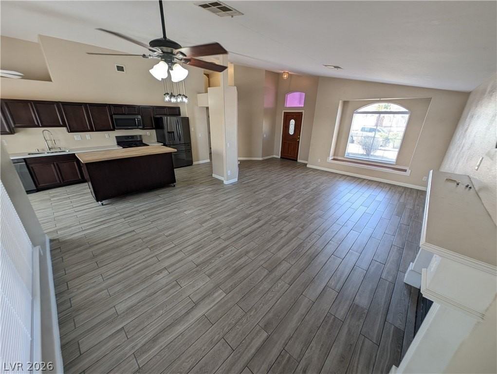 4932 Dunvegan Ct - Photo 6 of 25