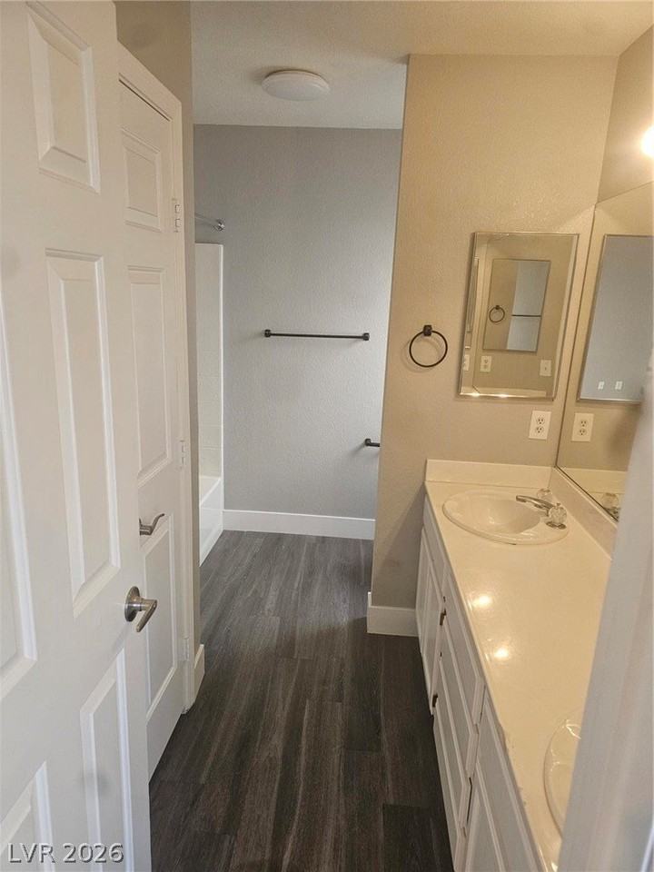 8020 James Grayson Dr - Photo 4 of 7