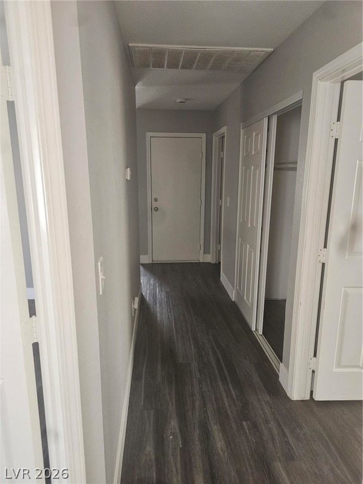 8020 James Grayson Dr - Photo 5 of 7