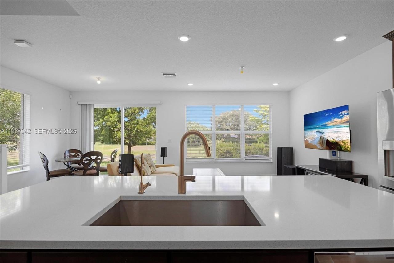 4317 Lago Drive #4317 - Photo 2 of 28