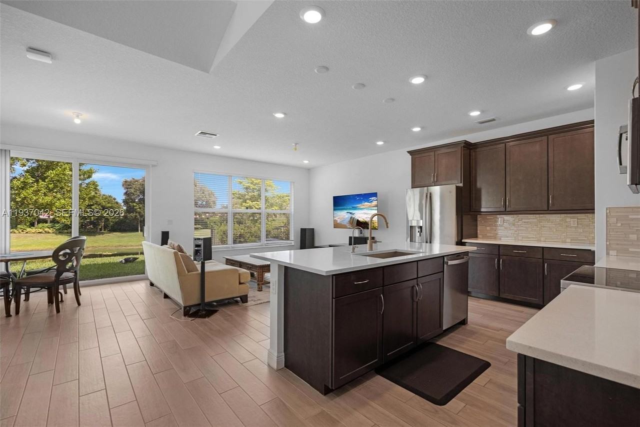 4317 Lago Drive #4317 - Photo 3 of 28