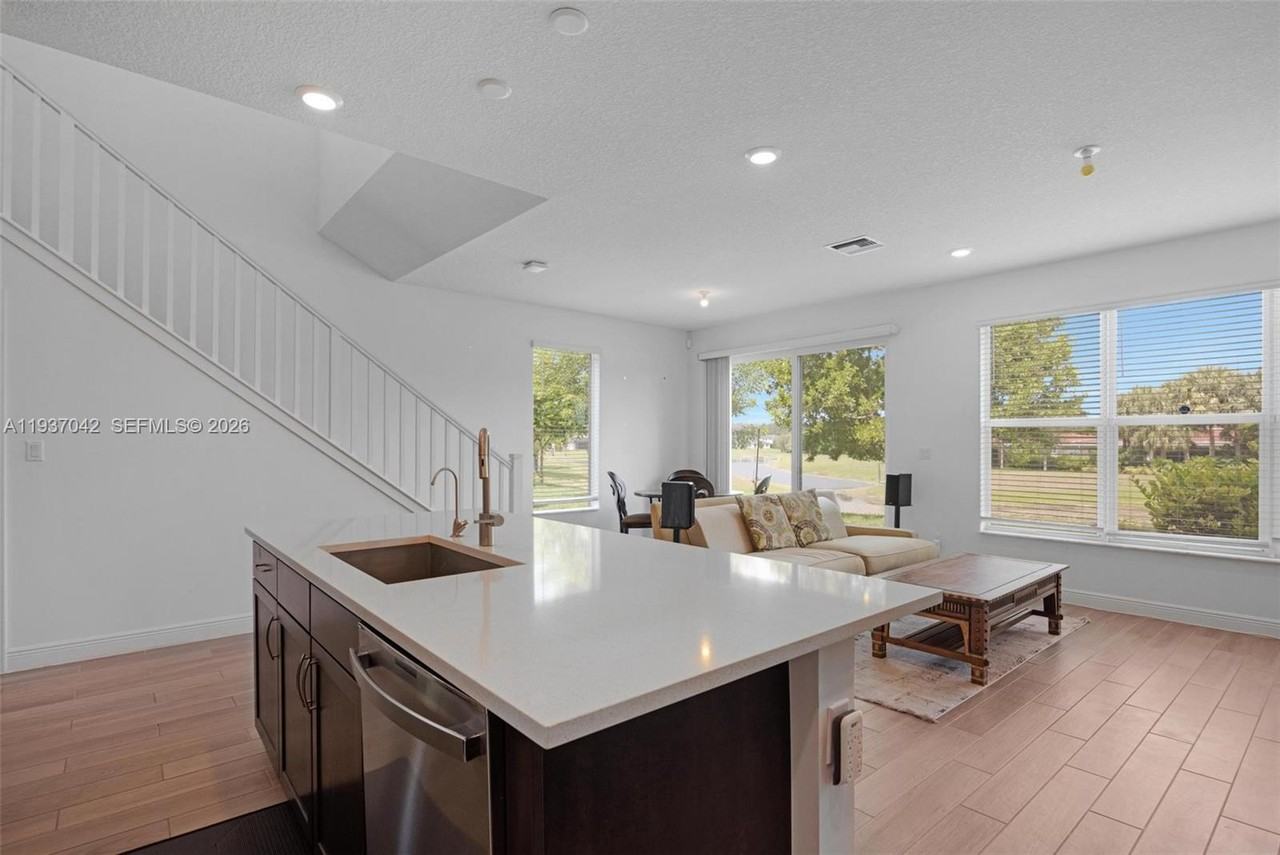 4317 Lago Drive #4317 - Photo 5 of 28