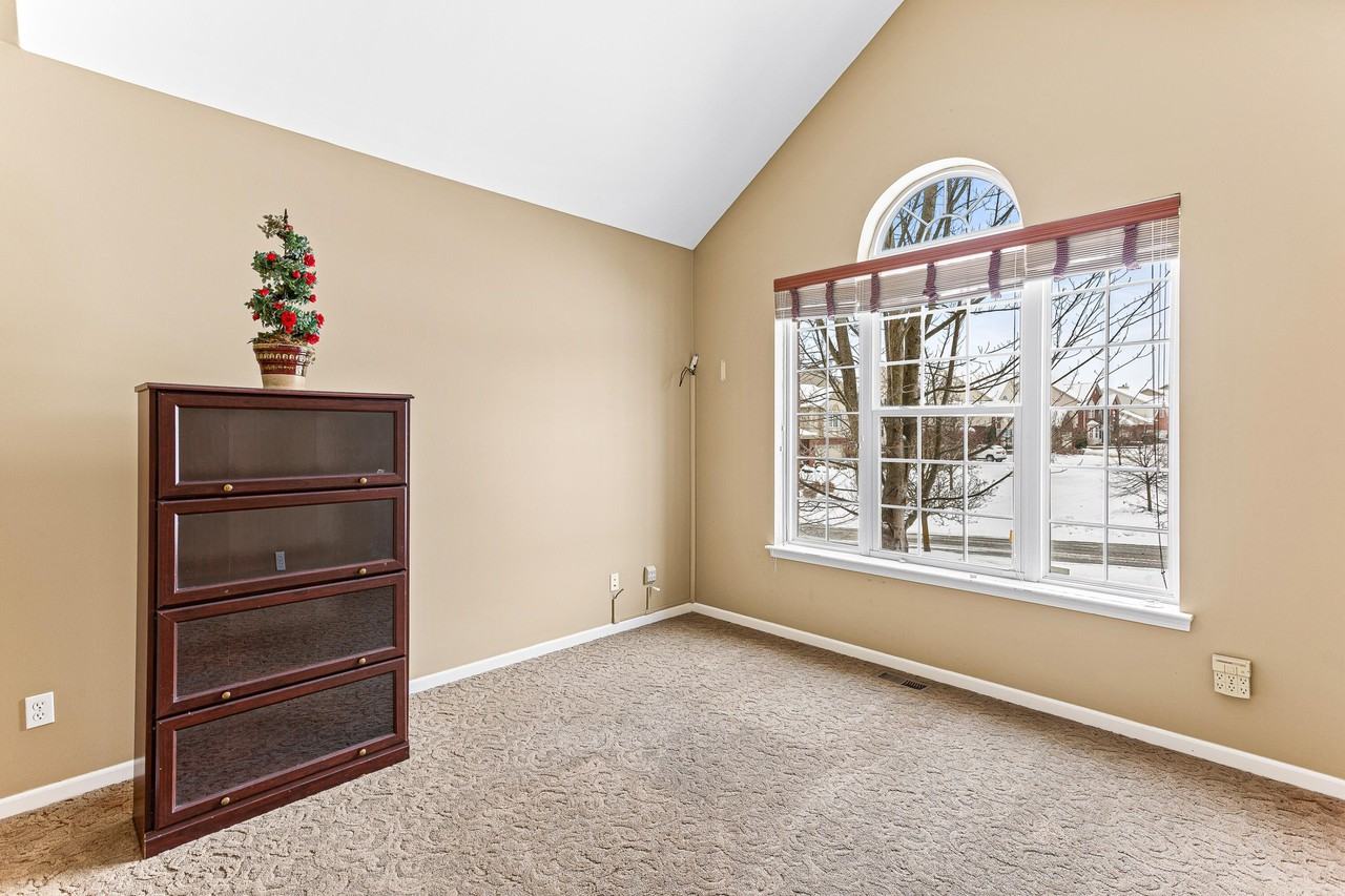 49896 Parkside Dr - Photo 5 of 40