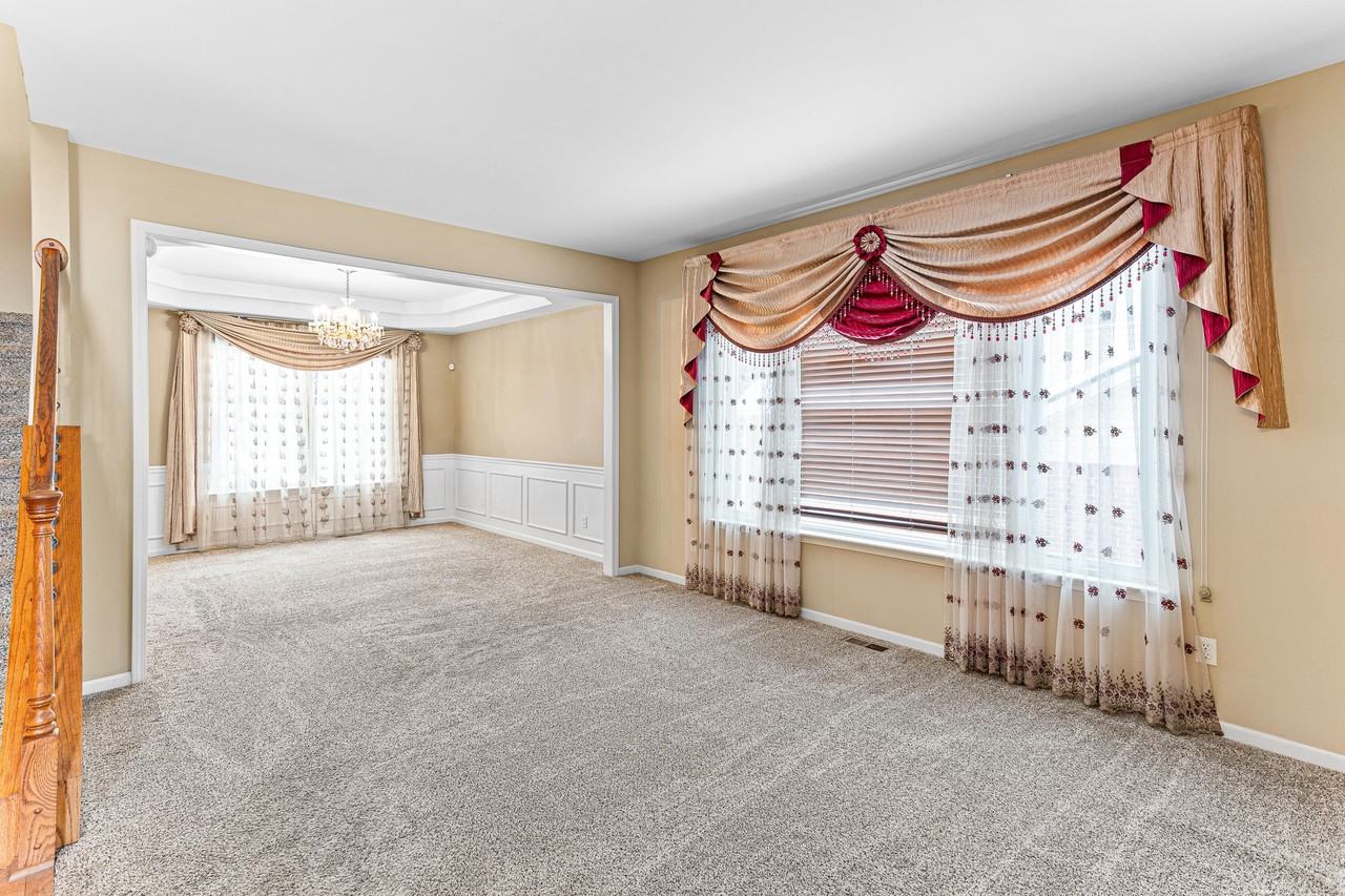 49896 Parkside Dr - Photo 6 of 40