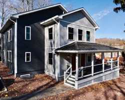 featured image of 140 Washington St #1