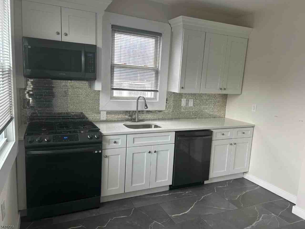 194 Wainwright St #1 - Photo 2 of 6