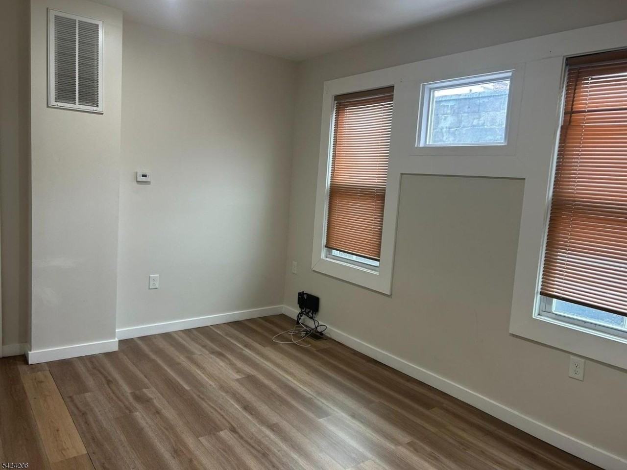 194 Wainwright St #1 - Photo 4 of 6