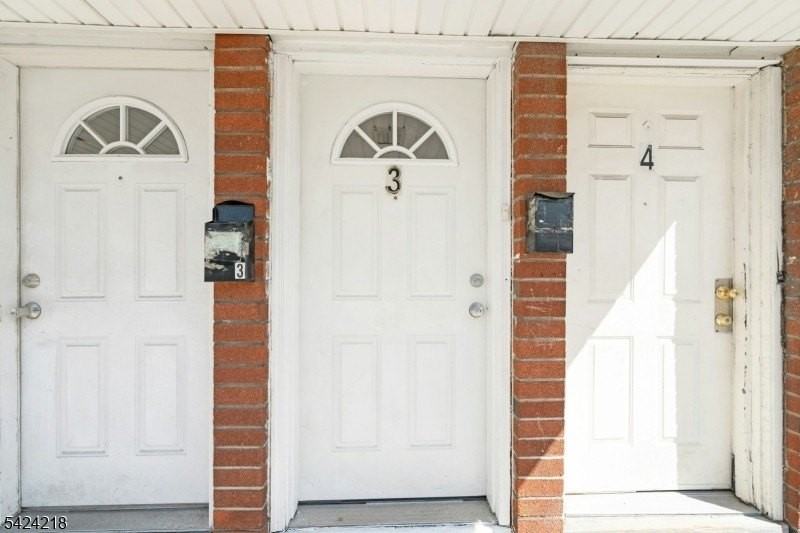 337 Madison Ave - Photo 4 of 23