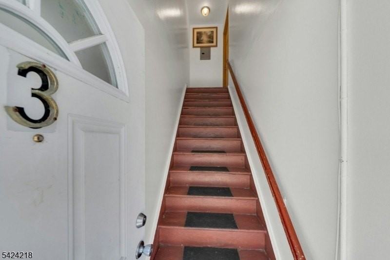 337 Madison Ave - Photo 6 of 23