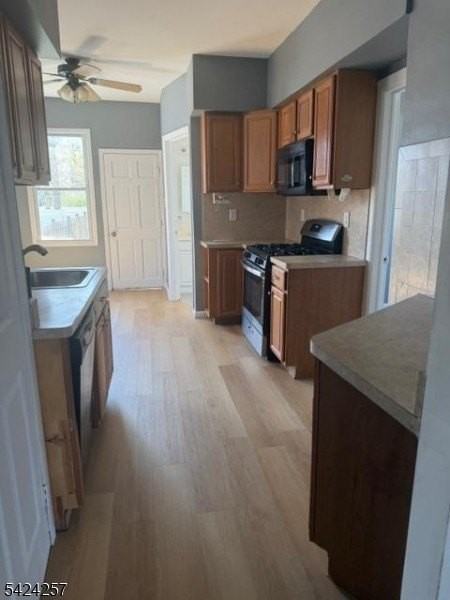 109 W 11th St - Photo 7 of 13