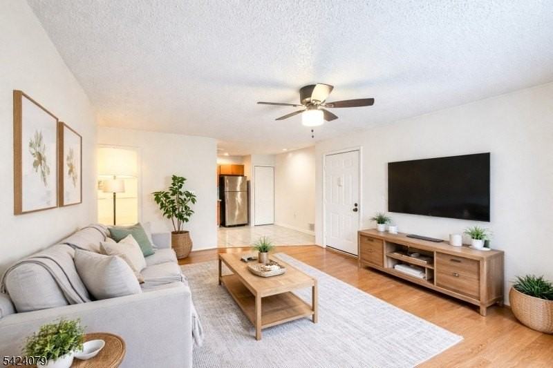 15 Fisher Dr - Photo 5 of 23