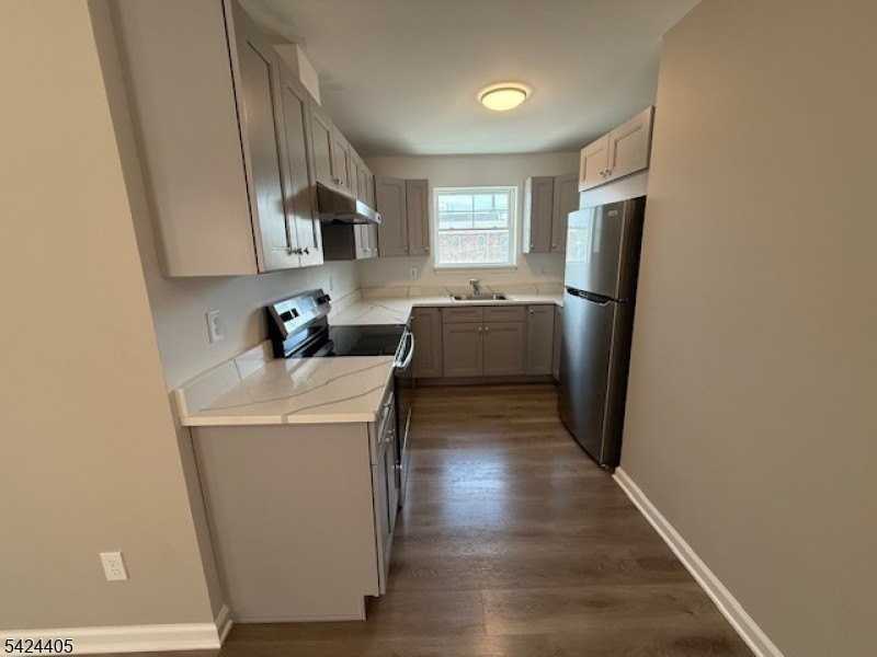 237 Main St - Photo 4 of 15