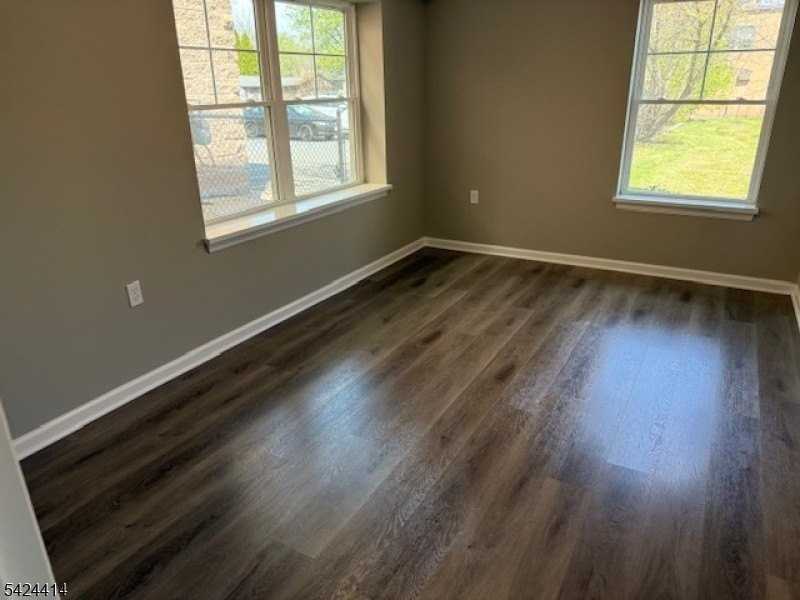 237 Main St - Photo 4 of 11