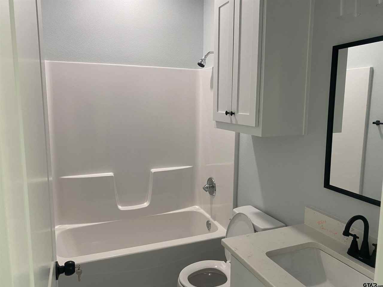 19213 Hillside Dr - Photo 5 of 10