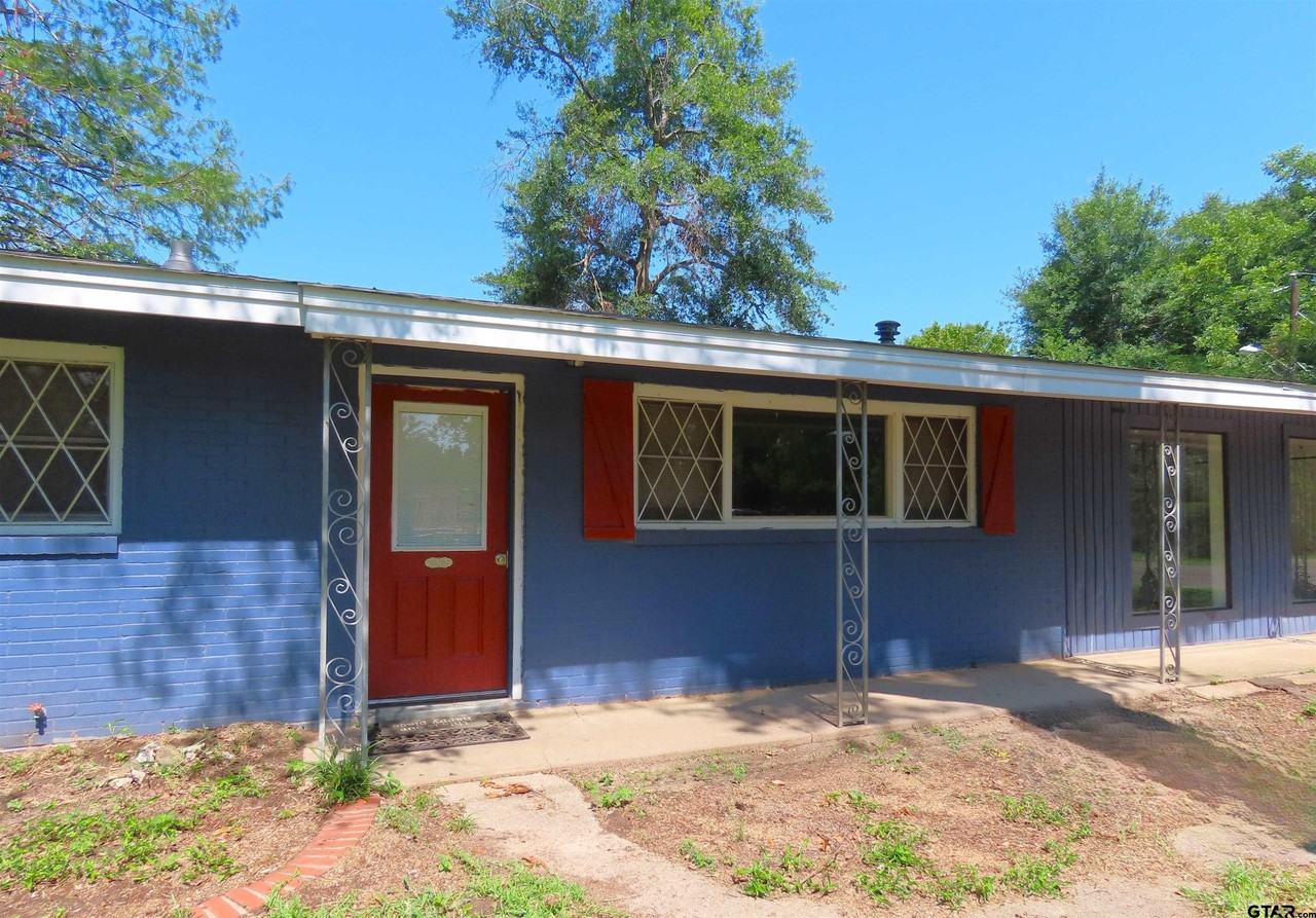 501 Mount Sylvan St - Photo 5 of 38