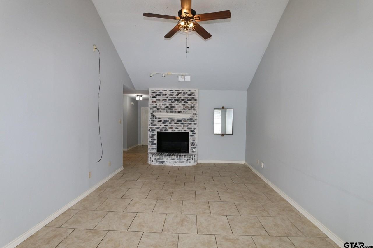 963 Creekside Dr - Photo 7 of 30