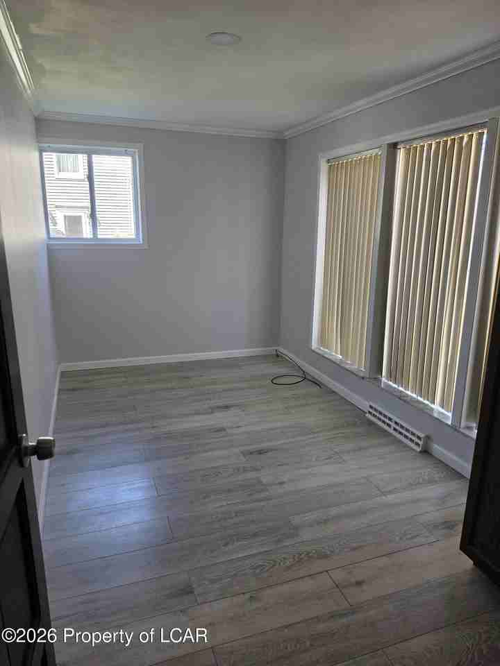 333 Exeter Ave - Photo 2 of 12