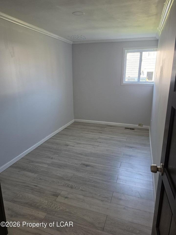 333 Exeter Ave - Photo 3 of 12