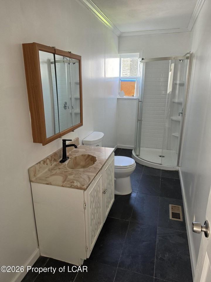 333 Exeter Ave - Photo 5 of 12