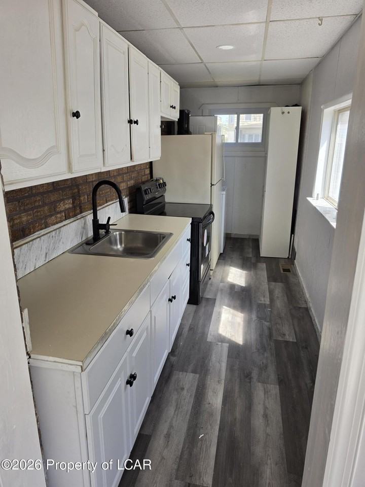 333 Exeter Ave - Photo 6 of 12