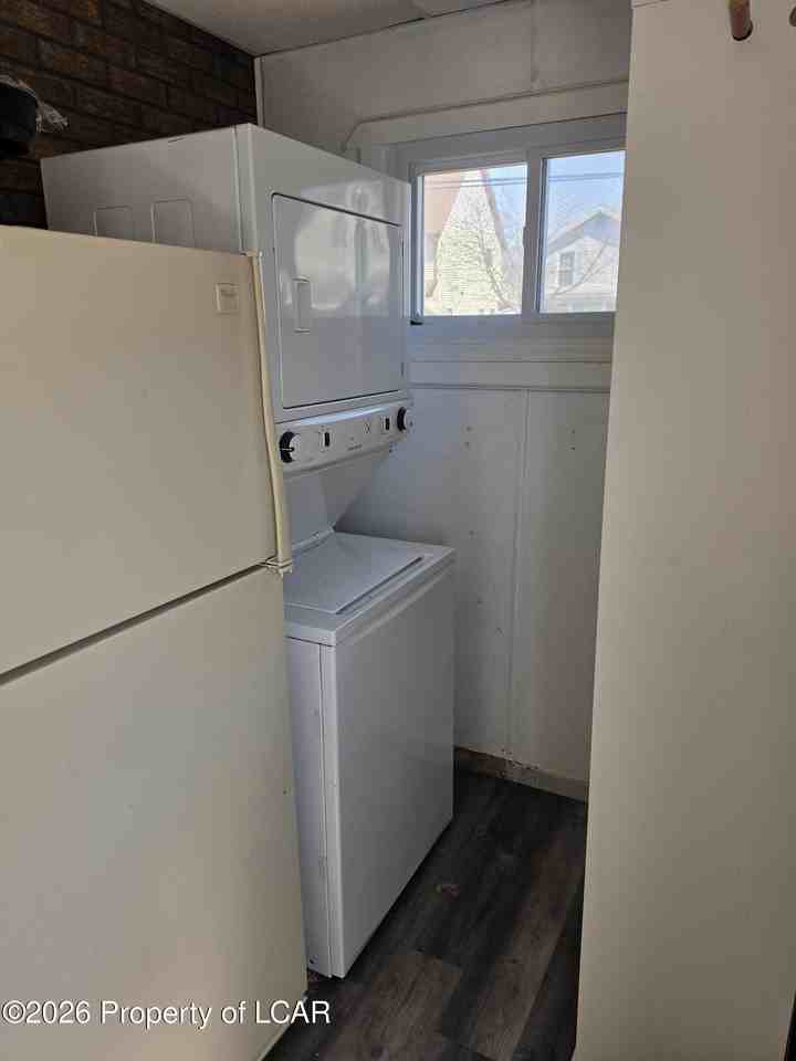 333 Exeter Ave - Photo 7 of 12