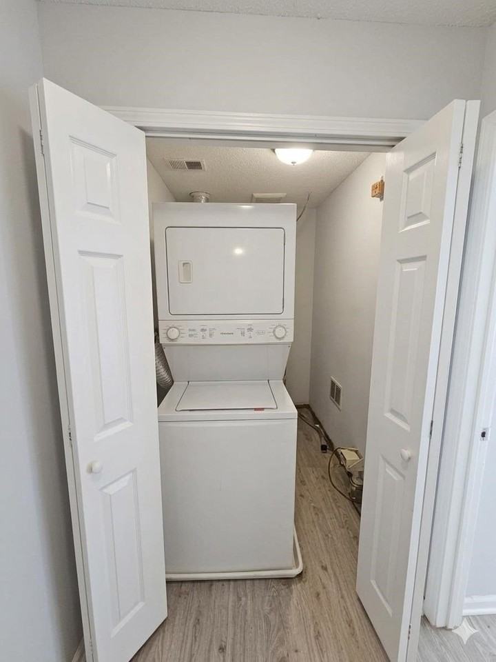 151 W Market St - Photo 7 of 10